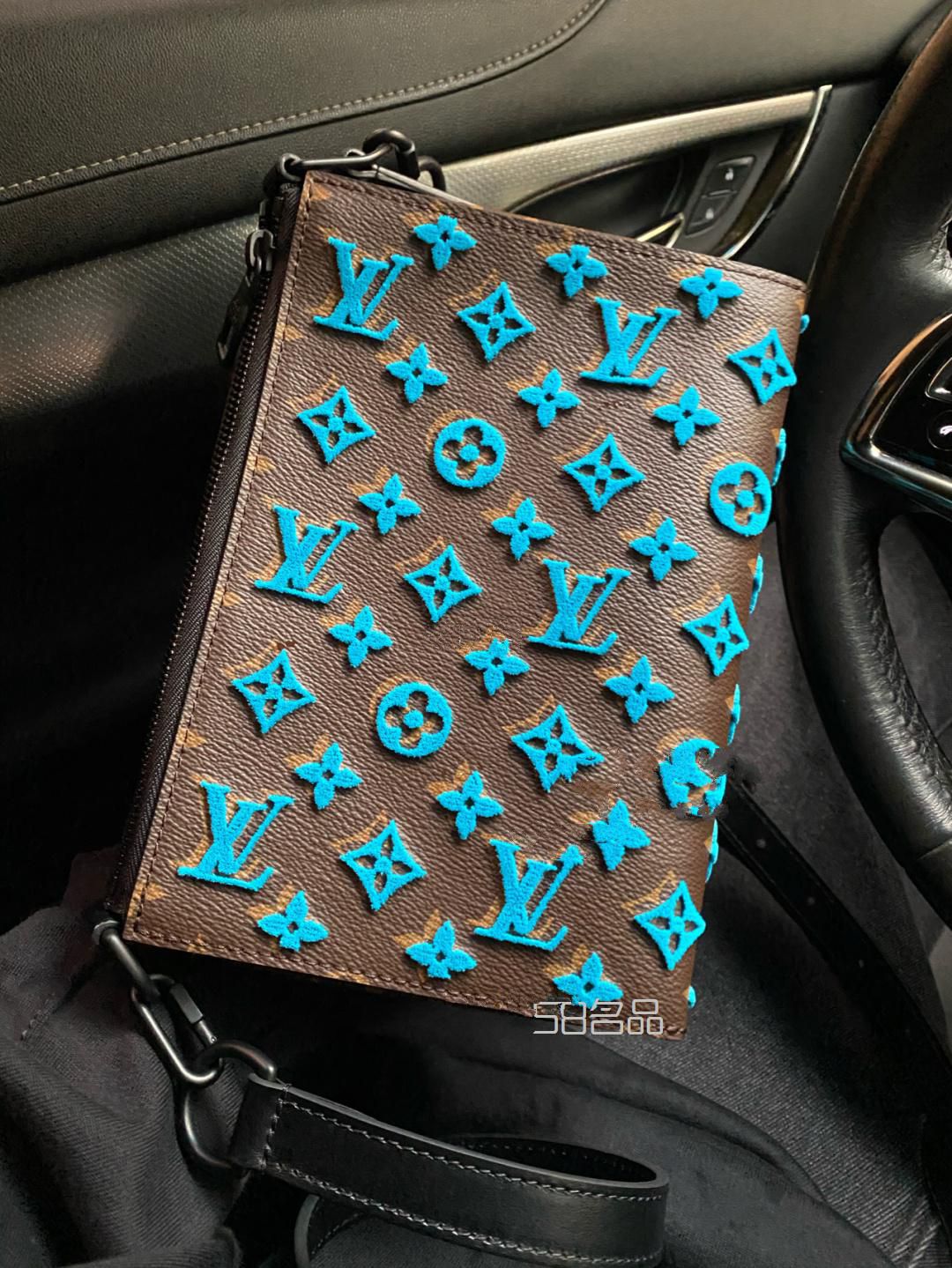 LV 20ss新款植绒蓝色三角包 最推荐,lv m56708尺寸_16