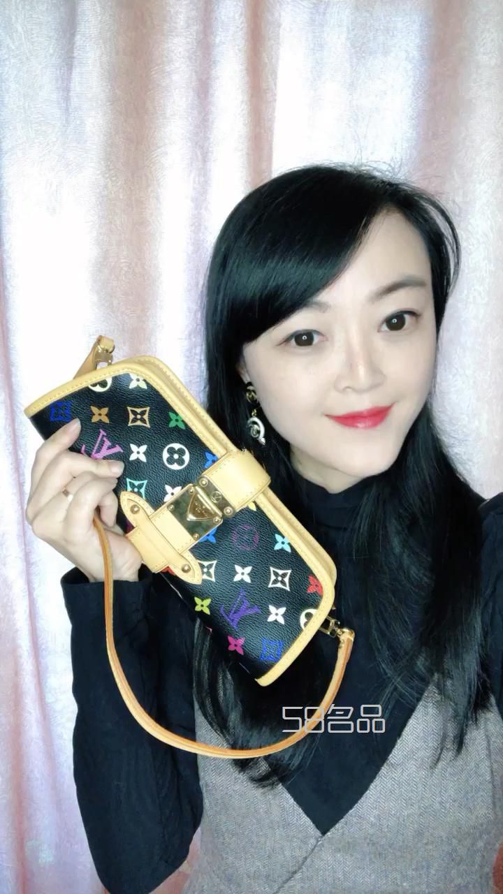 真香！最爱Lv黑三彩之腋下包,lv丝巾各种图案_1