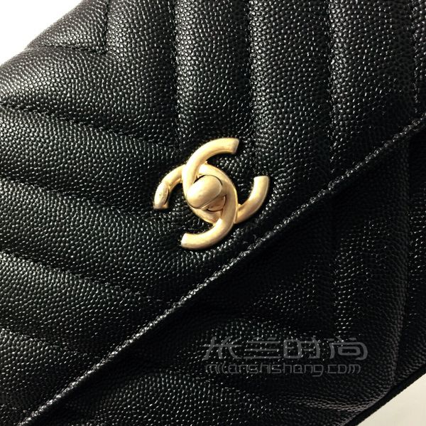 Chanel coco handle18年秋冬新款黑金小号 鱼子酱牛皮v纹山字纹_3