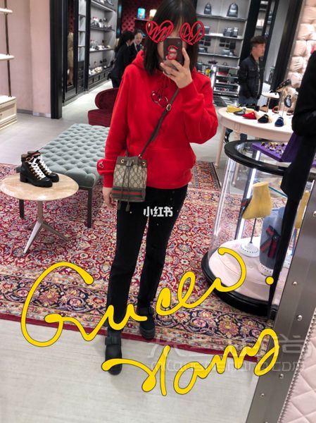 Gucci 2019年春夏新款小水桶包 昨天跟朋友看了展意犹未尽想去看各种品牌的1_3