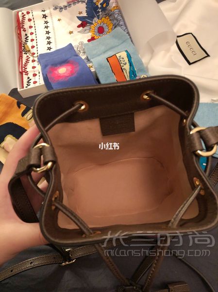 Gucci 2019年春夏新款小水桶包 昨天跟朋友看了展意犹未尽想去看各种品牌的1_7