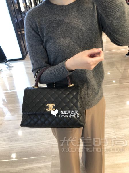 Coco Handle 黑金荔枝皮 蜥蜴柄中号 韩国免税_3