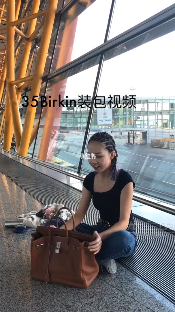 Size 35的Birkin对小个子来说会不会太大？1米6用birkin35大不大？_1