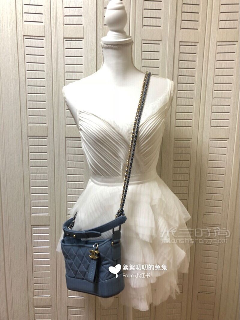 CHANEL流浪包雾霾蓝背法展示1上篇 背了一个多月了写下使用感受_6