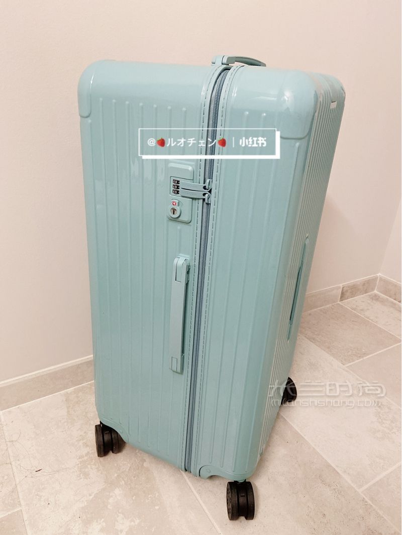 买到啦易烊千玺代言限量冰川蓝rimowa拉杆箱_3