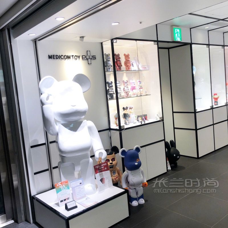 日本bearbrick专卖店 潮玩积木暴力熊_3