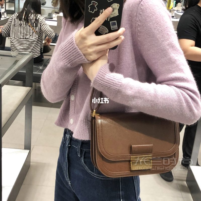 看官网图后入小ck这只复古包 charleskeith怎么样_1