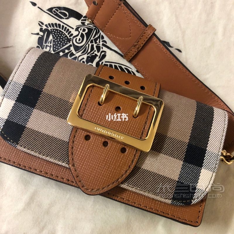 Burberry The Buckle 巴宝莉_1