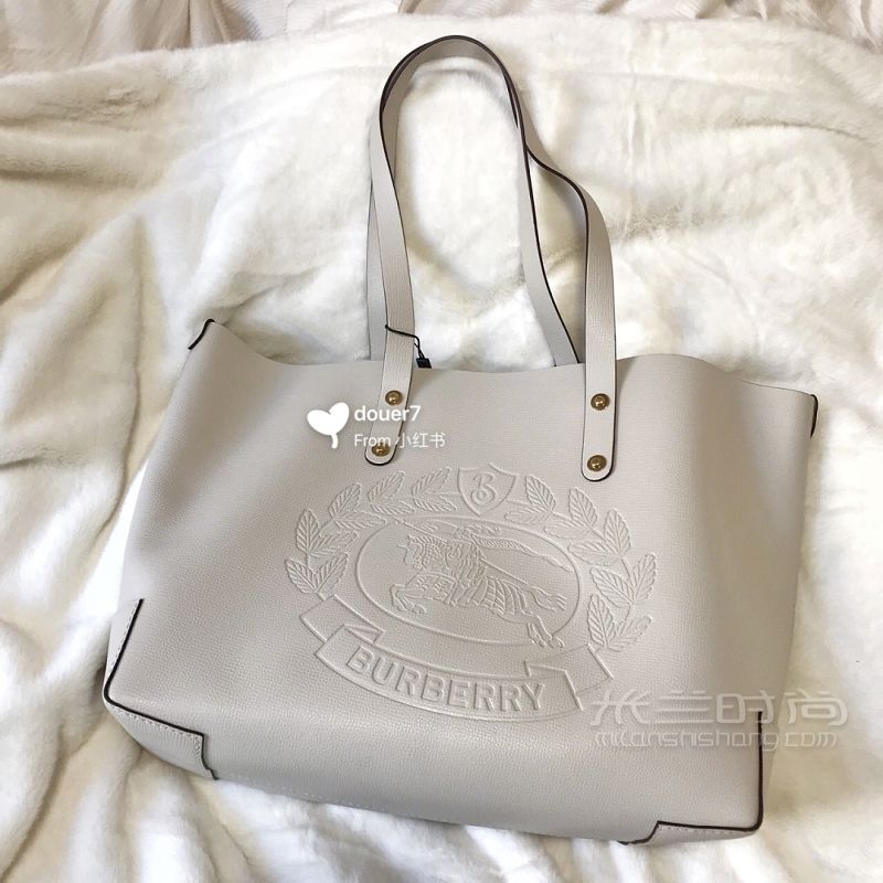 Burberry Small Embossed Crest Leather Tote-博柏利怎么样_1