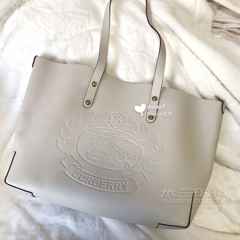 Burberry Small Embossed Crest Leather Tote-博柏利怎么样_3