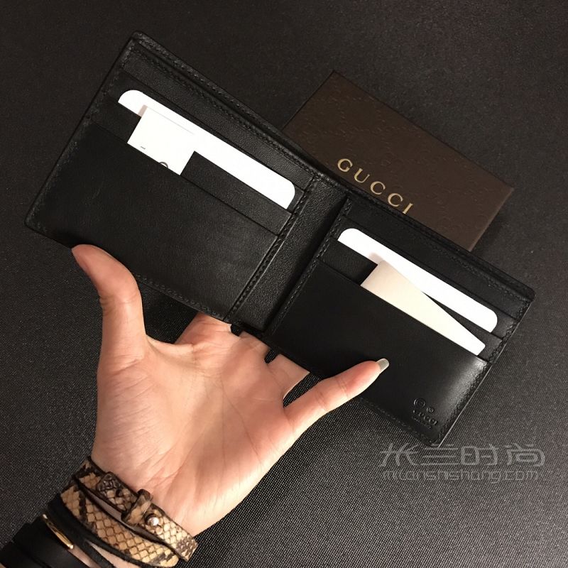 Gucci黑色牛皮材质双G暗纹短款男士对折钱包_2