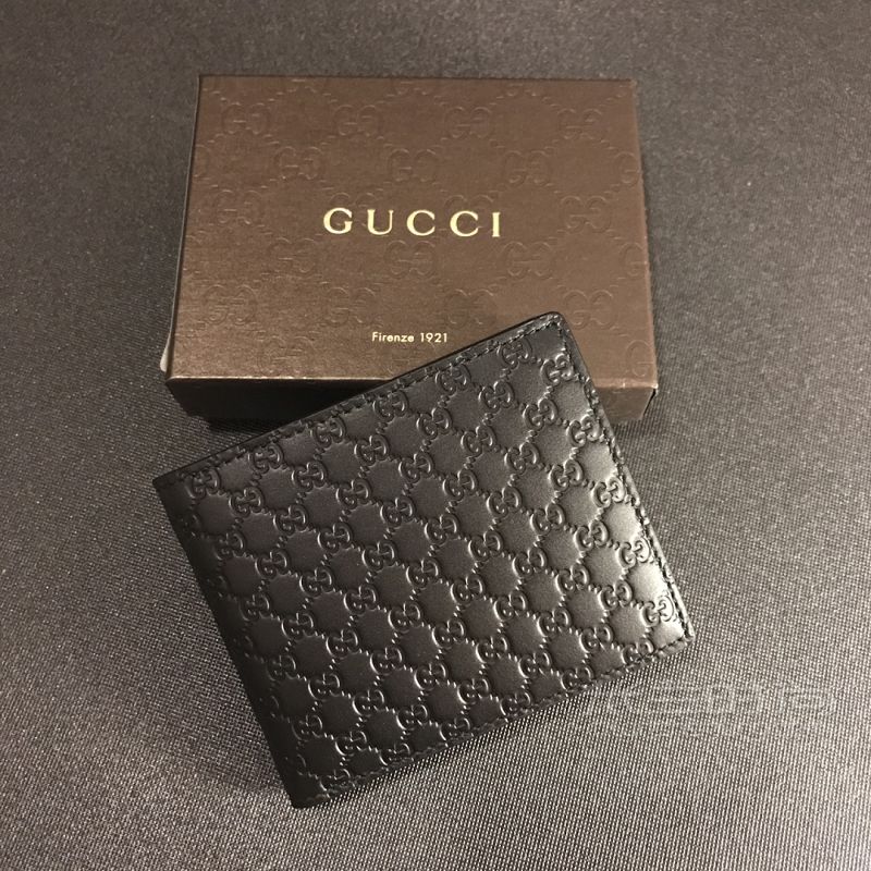 Gucci黑色牛皮材质双G暗纹短款男士对折钱包_4