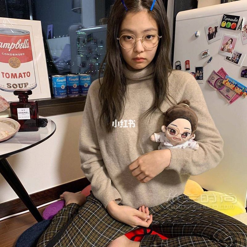 随手保存了很多金珍妮 jennie私服的图片 人间香奈儿_7