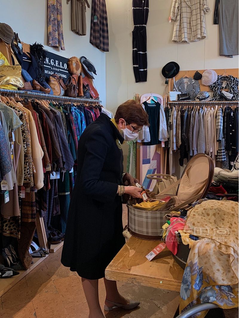 米兰vintage中古集市 爱马仕只要50块！_2